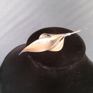Elegant Silver Leaf Brooch
